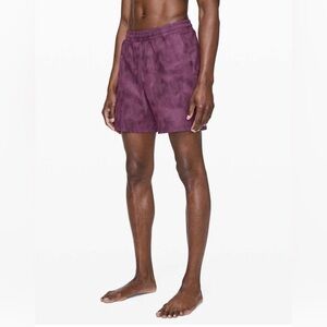 Lululemon Channel Cross Swim Short *7"
Shadow Mesh Vintage Plum Multi Size S